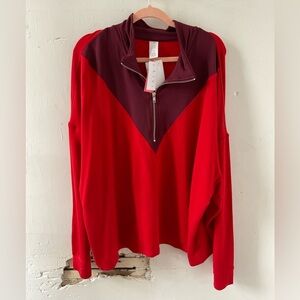 Livi Active Pullover Top NWT